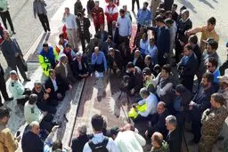 تصویری متفاوت از جلسه وزیر کشور و وزیر بهداشت در مناطق زلزله زده