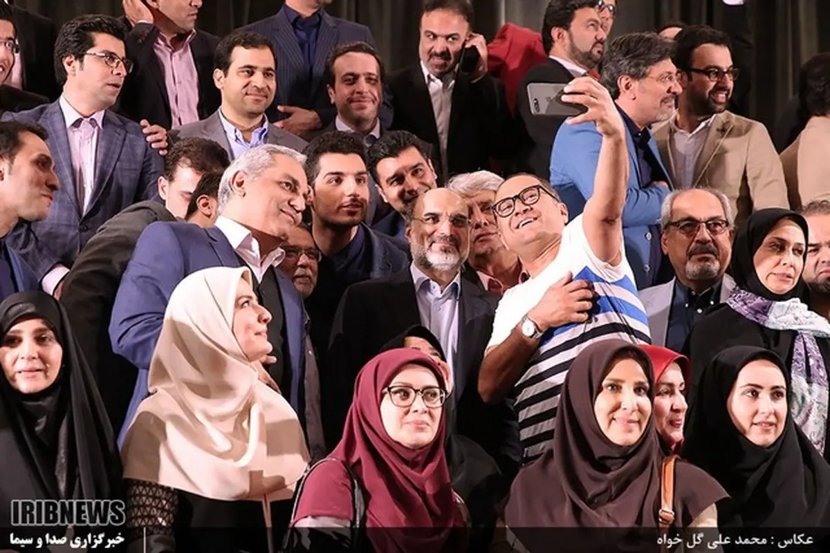 سلفی رامبد جوان و مهران مدیری با رئیس رسانه ملی/عکس