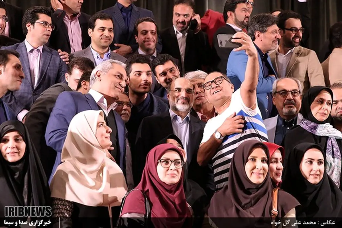 سلفی رامبد جوان و مهران مدیری با رئیس رسانه ملی/عکس