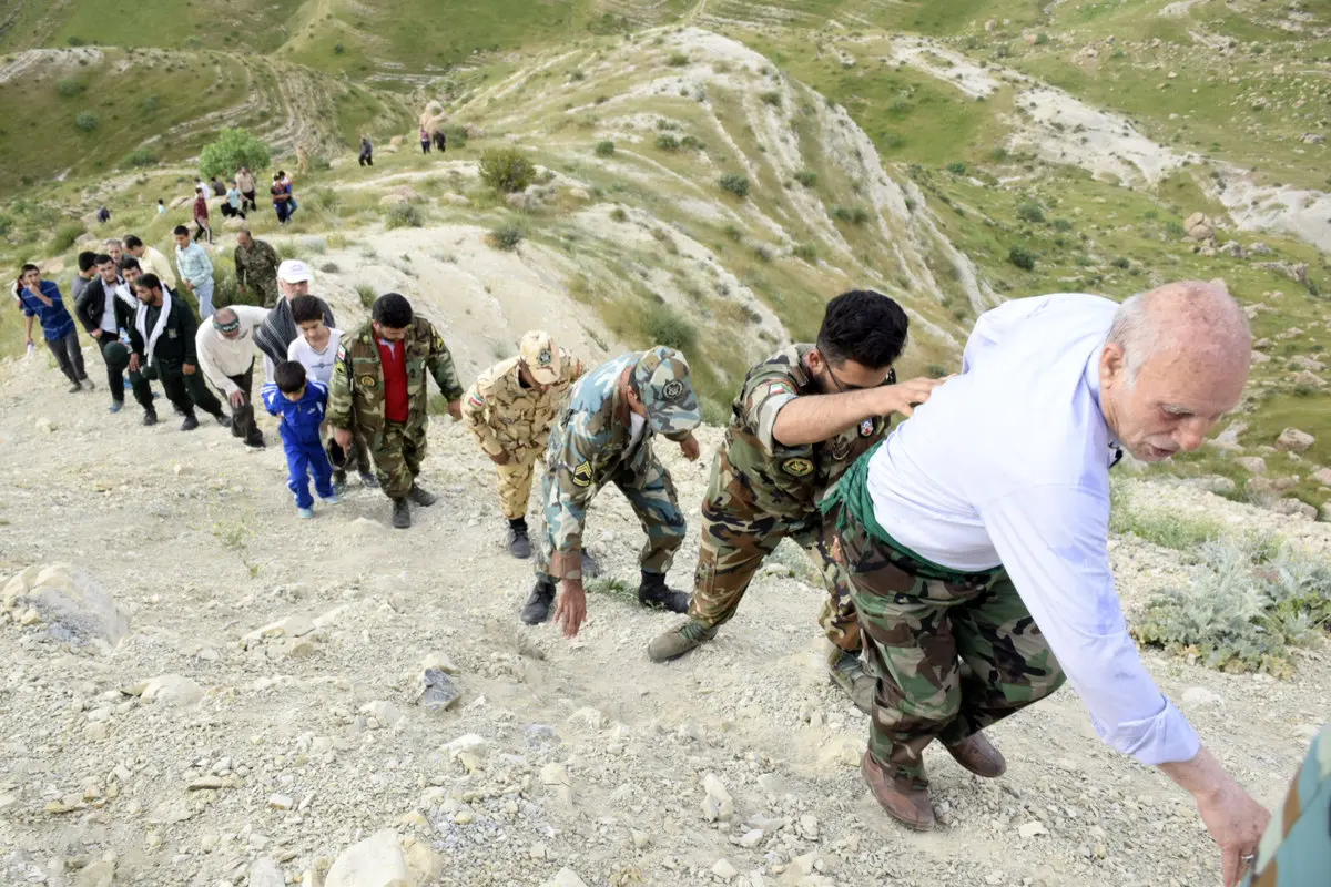 تصاویر/ صعود ۳۰ هزار نفری به ارتفاعات «بازی دراز» کرمانشاه