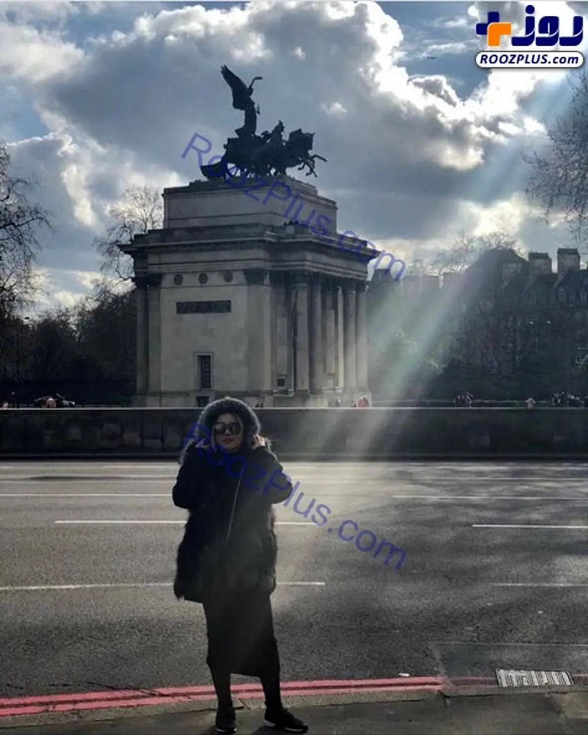 تیپ خانم بازیگر معروف در خارج از کشور/عکس