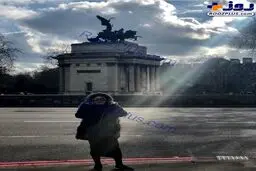 تیپ خانم بازیگر معروف در خارج از کشور/عکس