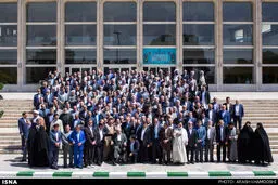 عکسی از نمایندگان که در تاریخ ثبت می شود