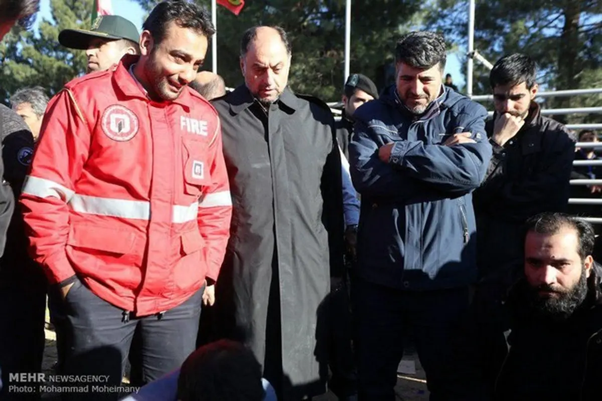نماینده ویژه رهبر انقلاب در مراسم خاکسپاری شهدای آتش نشان/عکس