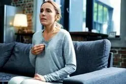 راه‌های مقابله با عوارض یائسگی را بشناسید