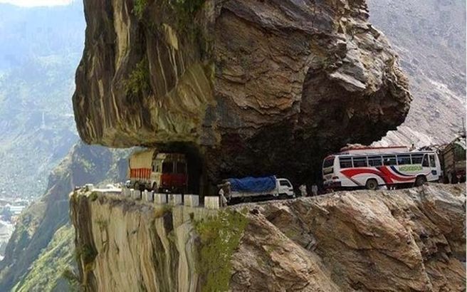 عکس / جاده مرگ در بولیوی را ببینید