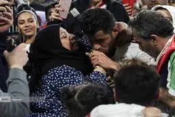 ستاره تیم ملی کشورمان به دست بوسی رفت/ تصاویر