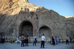 استقبال جالب از بازگشایی طاق بستان + عکس