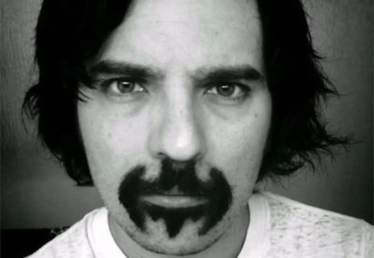 مردی که با ریش و قیچی مشهور شد!+تصاویر