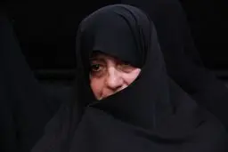 تصویری از پوشش جالب خواهر مسیح علینژاد در مراسم دختران آفتاب
