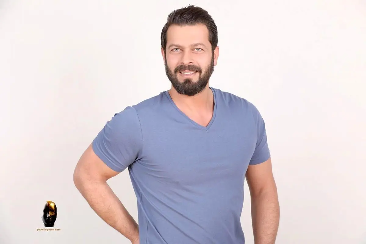 عکس جالب پژمان بازغی با تیشرت