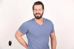 عکس جالب پژمان بازغی با تیشرت