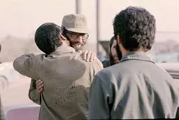 تصویر کمتر دیده شده از مقام معظم رهبری در خط مقدم جبهه/ عکس