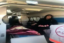 انتقال مصدومان زلزله به بیمارستان/عکس