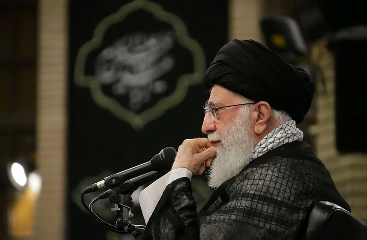 رهبر انقلاب: در مقابل {جریان دلالی نخبگان} مأیوس نشوید