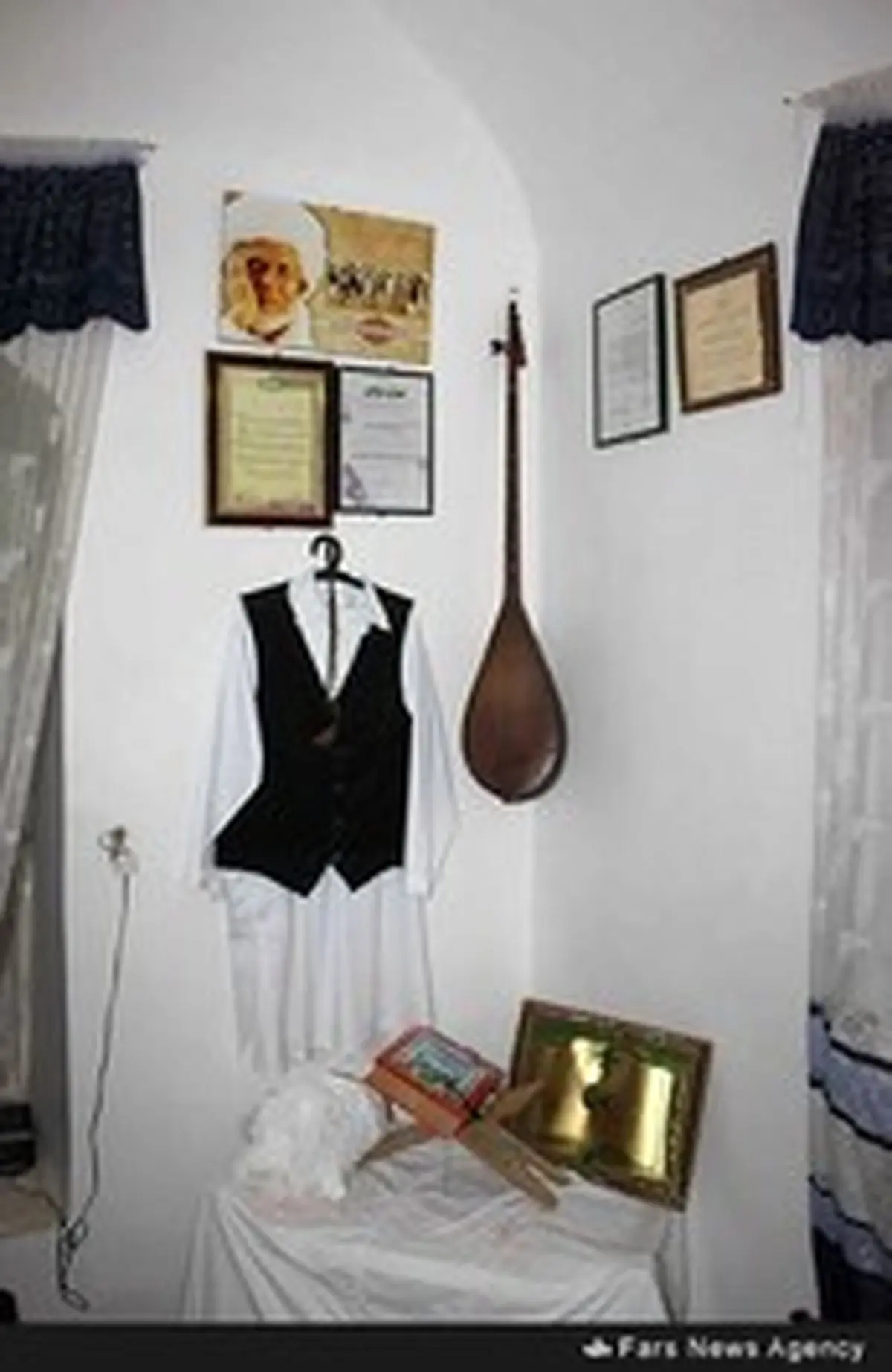 مراسم تشییع جنازه استاد آواز عرفانی و موسیقی مقامی/ تصاویر