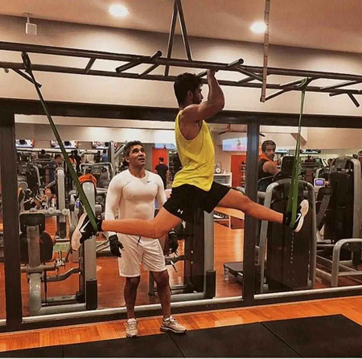 عکس/ تمرینات احمد رضا عابدزاده به پسرش