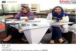 حنا فردین؛ نوه فردین به همراه آناهیتا دُری در یک رستوران/ عکس