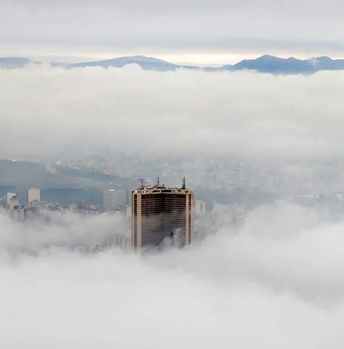 تهران زیر ابرهای پائیزی /عکس