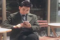 گوشی موبایل هنرپیشه معروف جنجال آفرید/عکس
