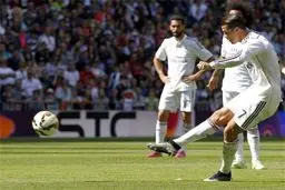 رونالدو پس از یک سال از روی ضربه آزاد گل زد+عکس