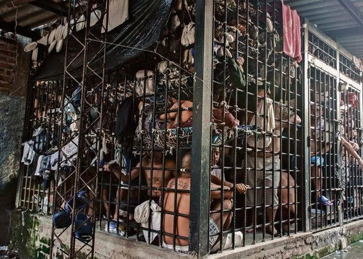 زندان مخوف برای خلاف سنگین‌ها / تصاویر