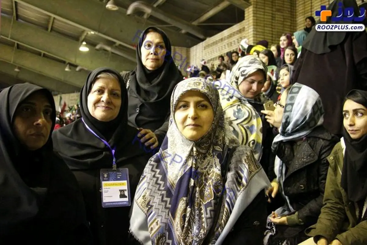 خانم نماینده مجلس در ورزشگاه آزادی+عکس