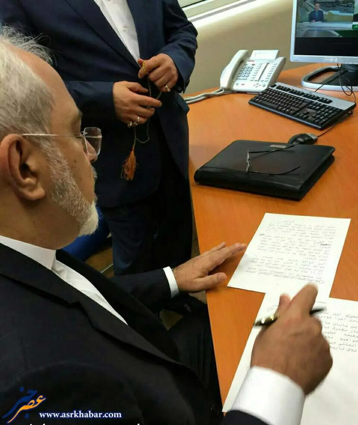 غلط گیری ظریف از متن بیانیه/عکس