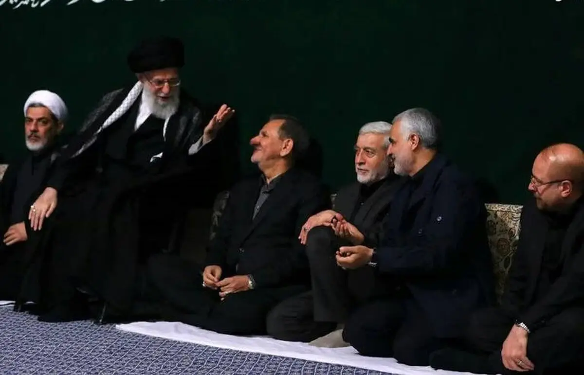 گفتگوی رهبر انقلاب با حاج قاسم / عکس