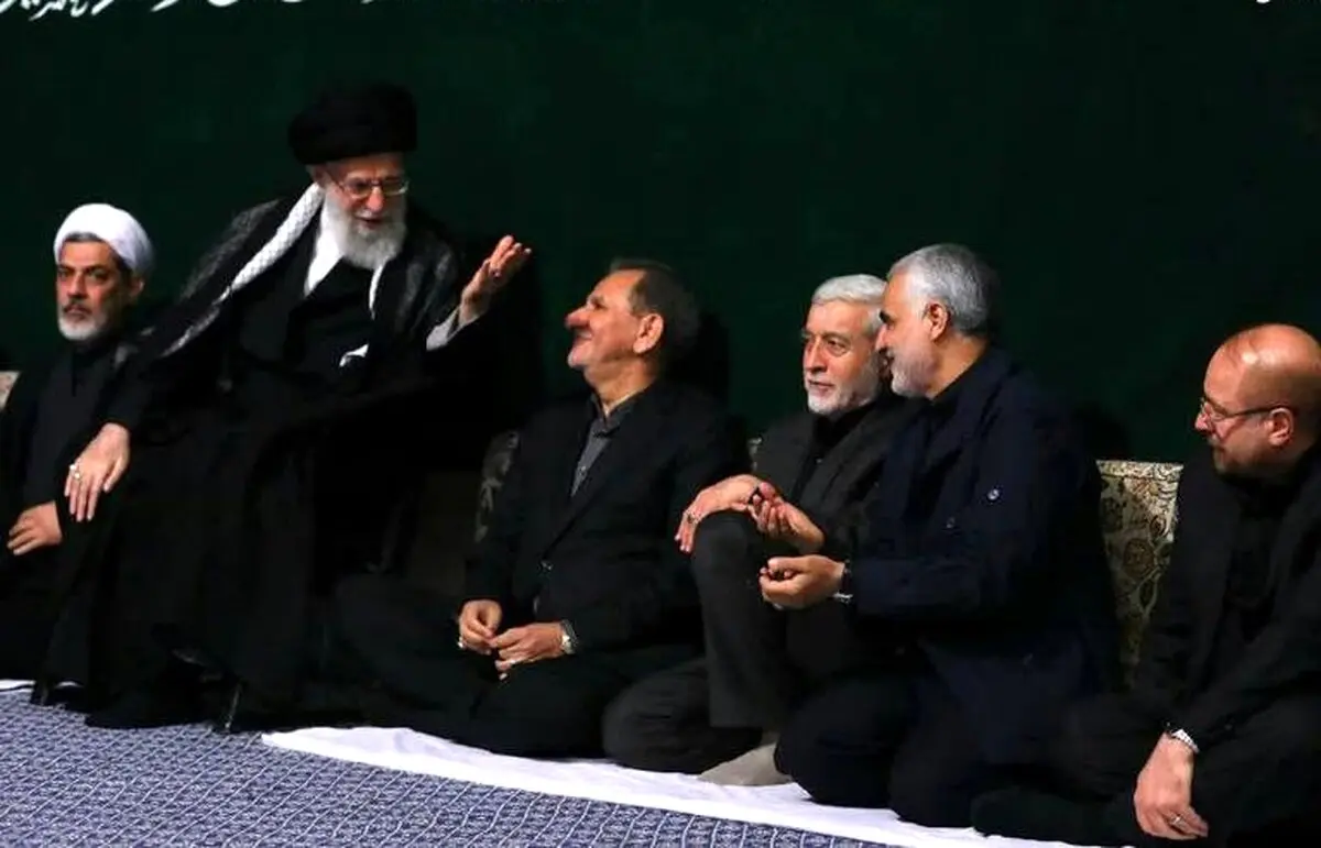 گفتگوی رهبر انقلاب با حاج قاسم / عکس