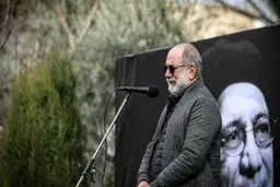 گریه های آتیلا پسیانی در مراسم تشییع پیکر حسین محب اهری/عکس