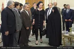 کوچک زاده مطهری را به چالش اینستاگرامی دعوت کرد /پوشش نماینده پارلمان اروپا کوچک زاده را عصبانی کرد