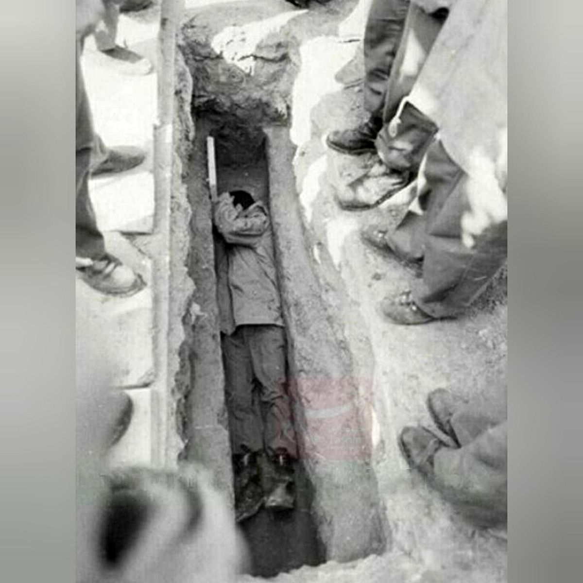 اولین باری که سردار محمد باقری داخل قبر خوابید!