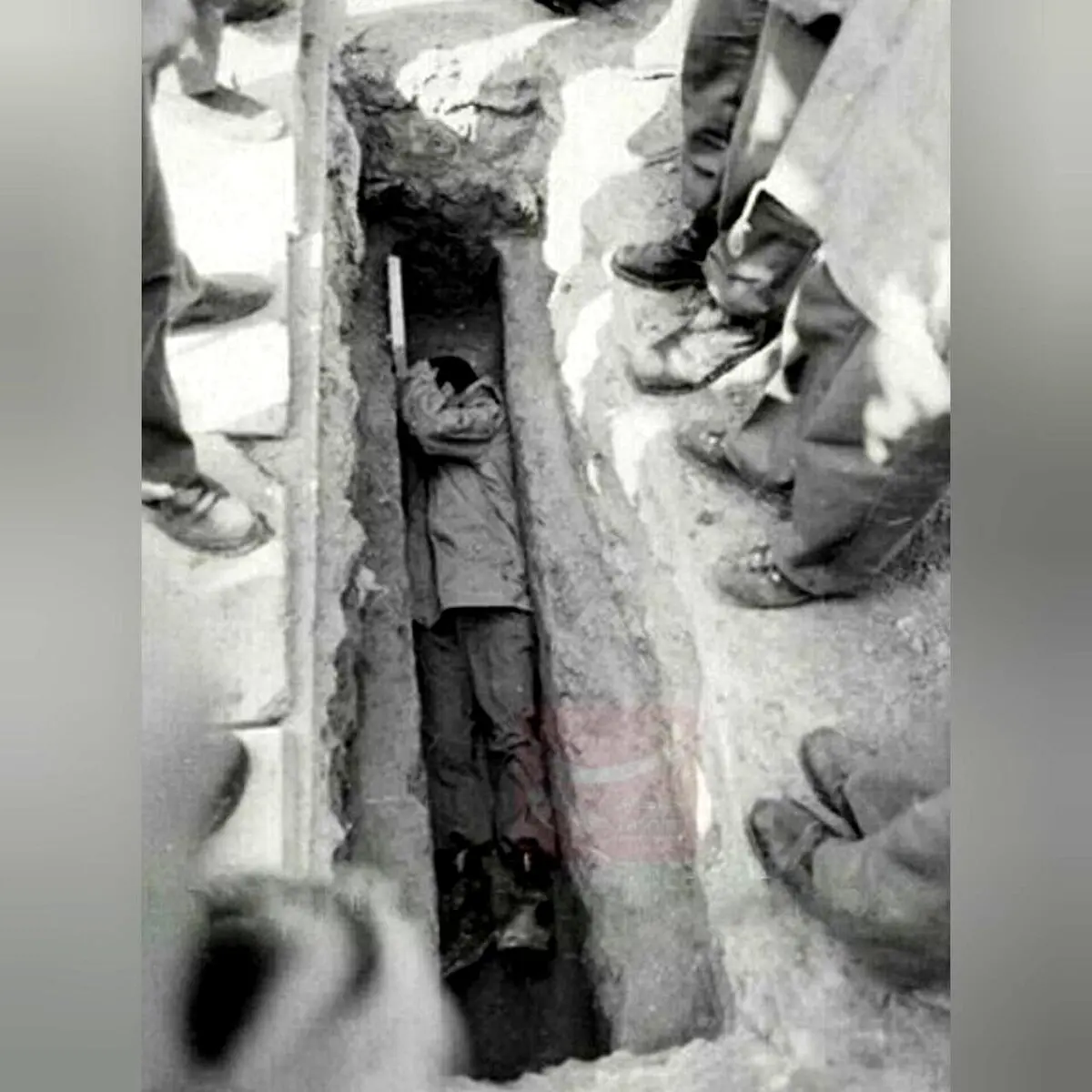 اولین باری که سردار محمد باقری داخل قبر خوابید!