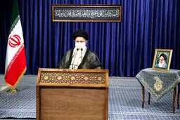 رعایت پروتکل های بهداشتی توسط رهبر انقلاب + عکس