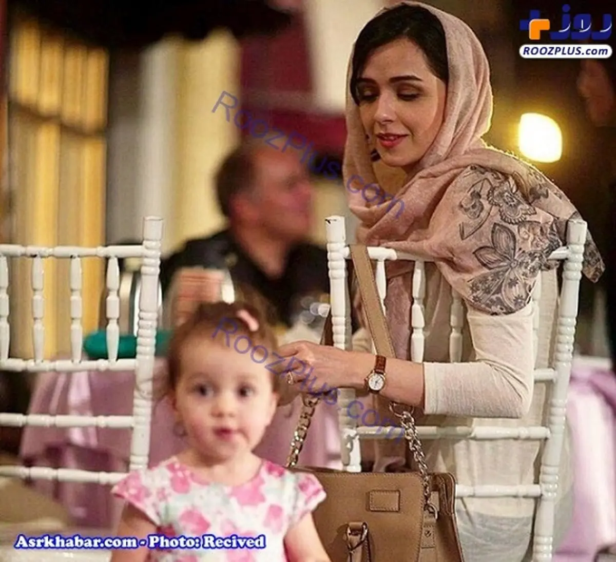 بازیگر مشهور سریال شهرزاد در کنار دخترش/عکس