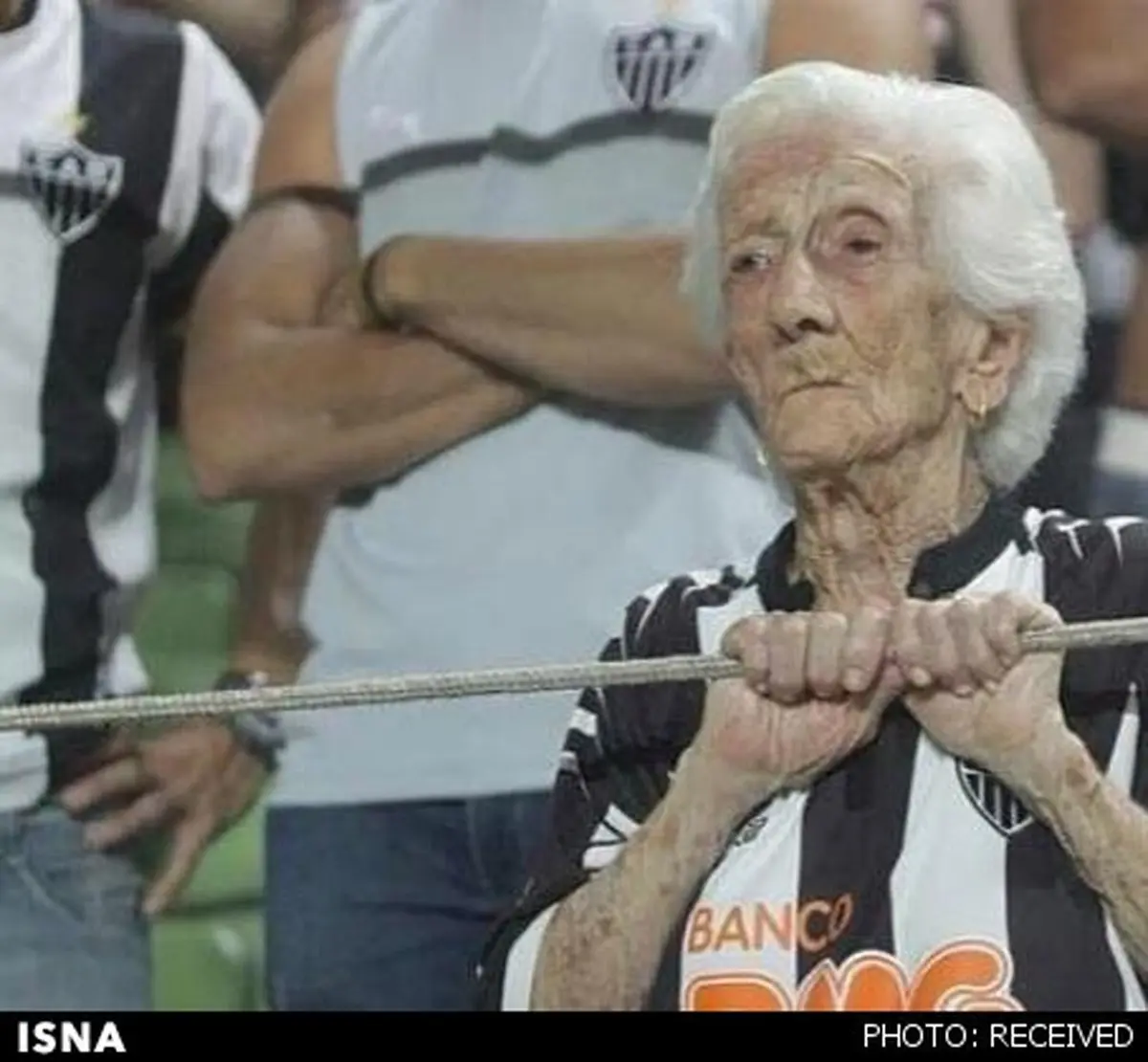 قدیمی‌ترین هوادار فوتبال جهان به آرزویش رسید+عکس