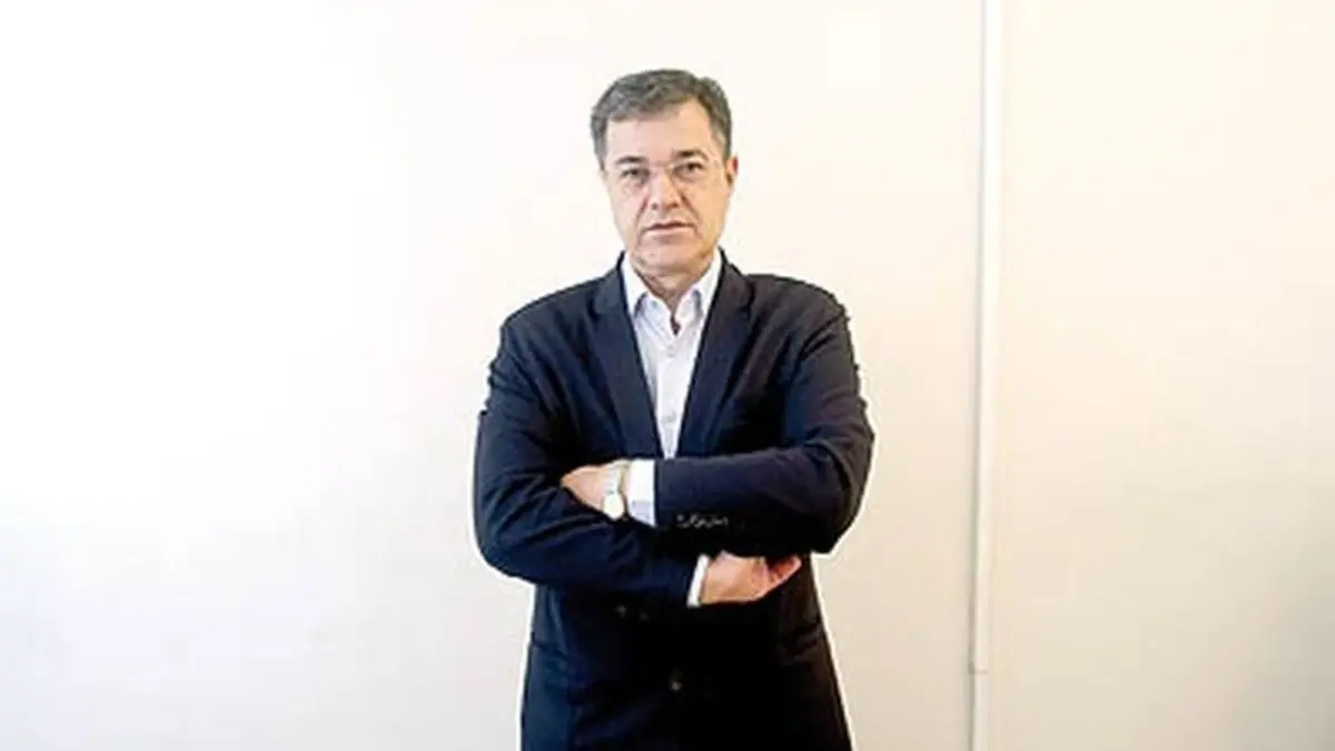 احمد نقیب‌زاده:باید از سیکل خشونت هراس داشت /  مجبوریم روابط بین‌المللی و مناسبات ظالمانه حاکم بر آن را بپذیریم/ وجود یک دولت مطلقه به نفع آینده ایران است / استقرار نظم ضروری‌تر از دموکراسی است