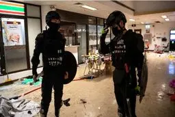 محاصره معترضان هنگ‌کنگی در دانشگاه پلی‌تکنیک / اعتراض به شلیک گاز اشک‌آور