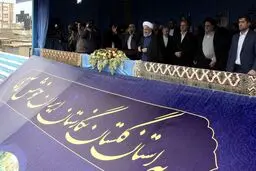 سخنرانی روحانی در جمع مردم گنبد کاووس/ تصاویر
