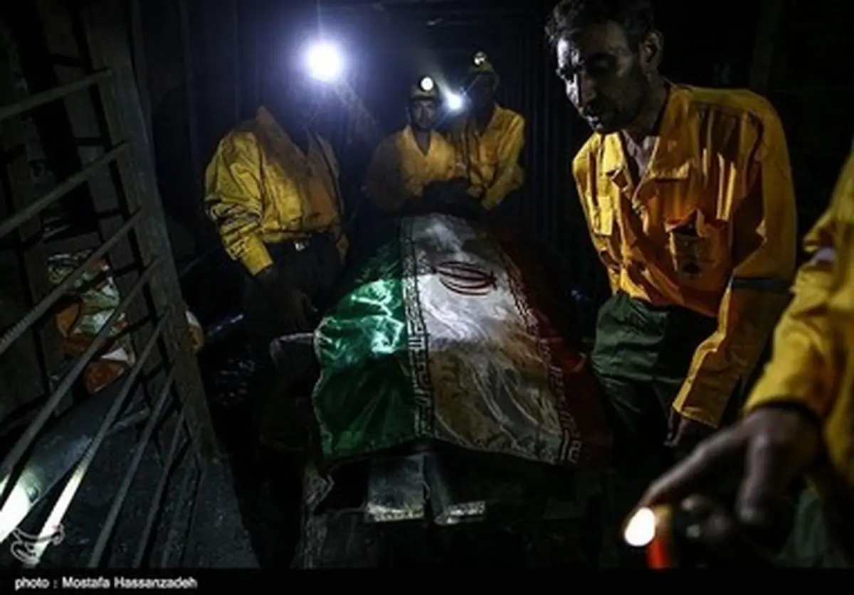 خروج پیکر 7 معدنچی دیگر از معدن آزادشهر/تصاویر