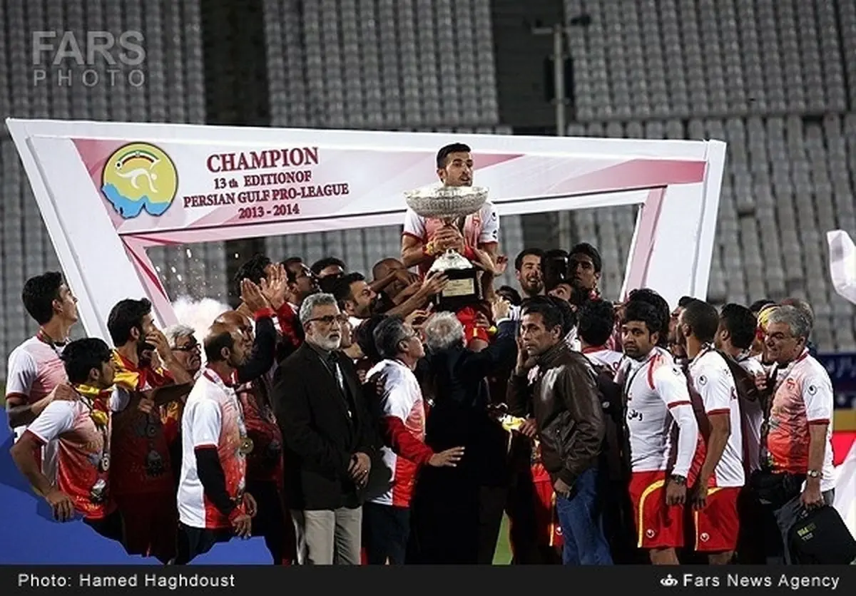 از استقلال پیشنهاد دارم اما نمی‌دانم سرمربی‌اش کیست!