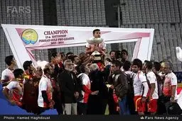 از استقلال پیشنهاد دارم اما نمی‌دانم سرمربی‌اش کیست!