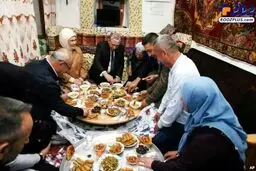 عکسی از سفره افطار متفاوت آقای رئیس جمهور و همسرش