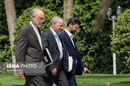 حال و هوای جلسه و حیاط دولت در روز ارتش/تصاویر