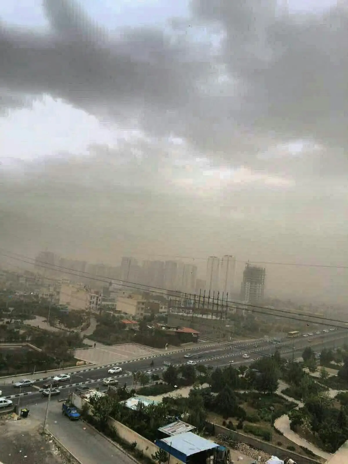 وقوع طوفان و باد شدید در تهران/ عکس