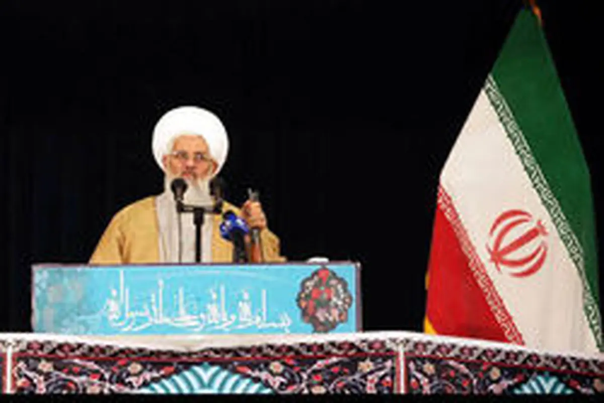 امام جمعه زنجان: موضع‌گیری مقتدرانه رهبر انقلاب در برابر آمریکا نشان دهنده قدرت ولایت بود
