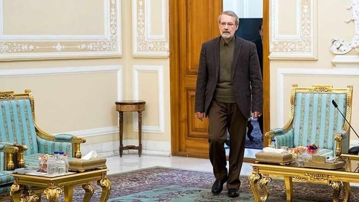 مهرداد لاهوتی: لاریجانی کنار نرفته است/ بزرگان دو جناح باید از لاریجانی بخواهند تا او نامزد شود