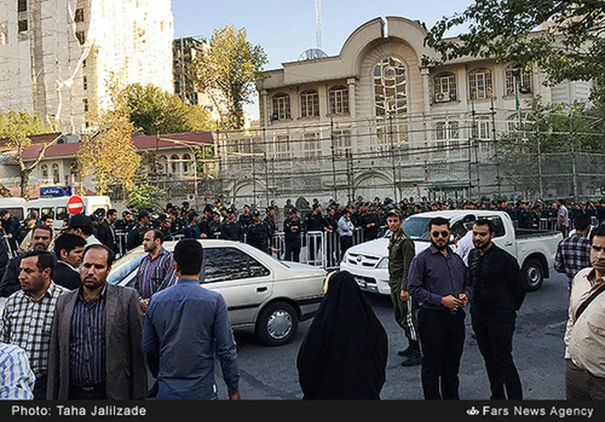 تجمع اعتراضی در مقابل سفارت عربستان در تهران/تصاویر