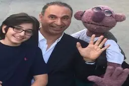 حمید فرخ نژاد و پسرش در کنار جناب خان/عکس